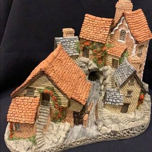 David Winter Cottages Brookside Hamlet w/box.